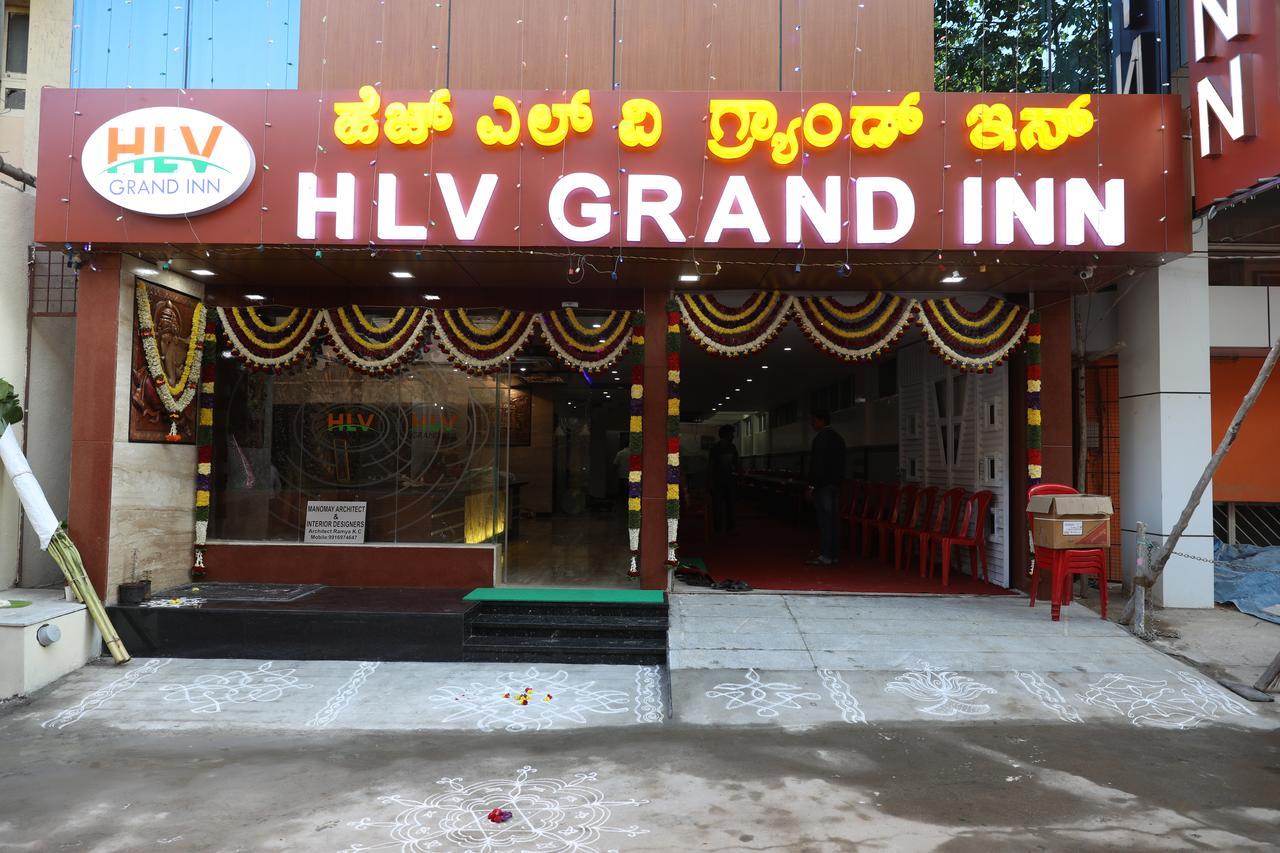 Hlv Grand Inn Bangalore Bagian luar foto